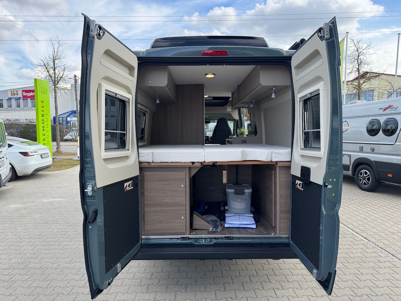 Fahrzeugabbildung Carado Van CV640 pro (Fiat) (AHK, Solar, Aufstelldach)