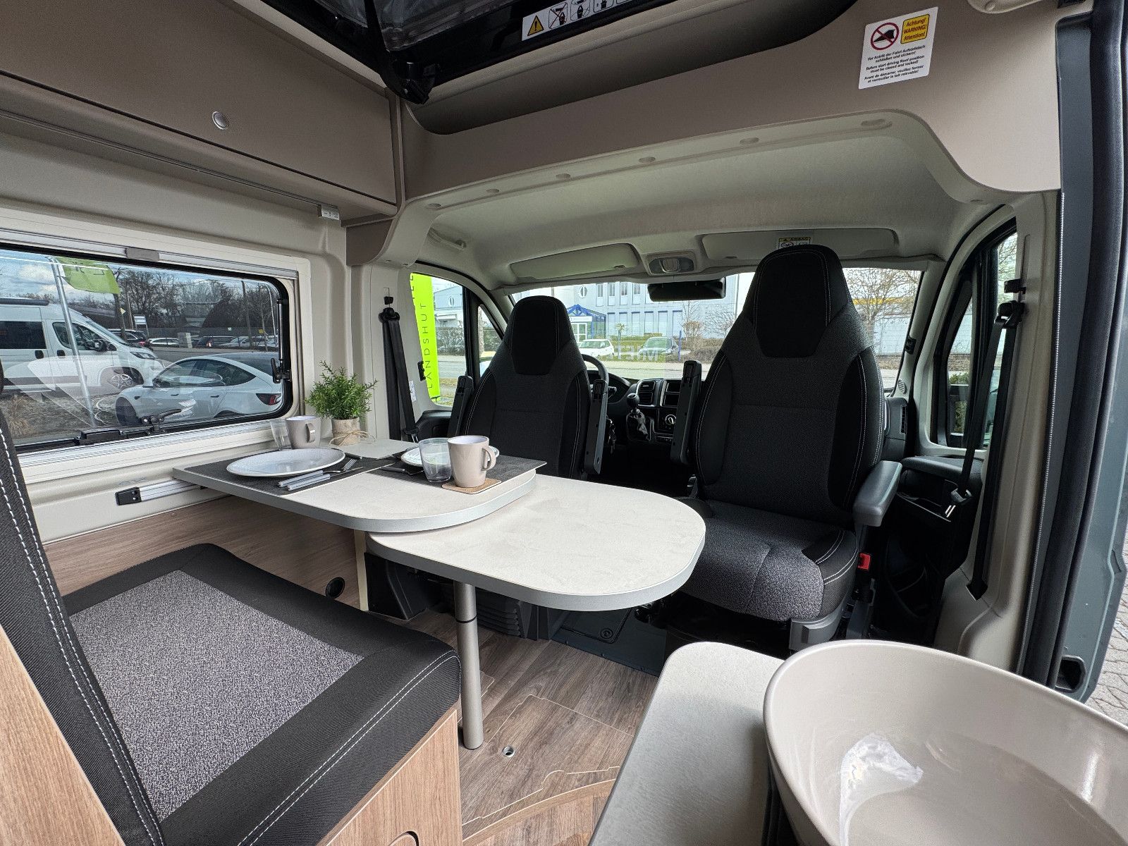 Fahrzeugabbildung Carado Van CV640 pro (Fiat) (AHK, Solar, Aufstelldach)