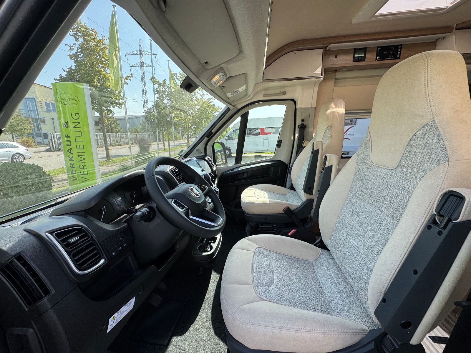 Fahrzeugabbildung Malibu 640 LE comfort coupé (Automatik, Navi, Markise)