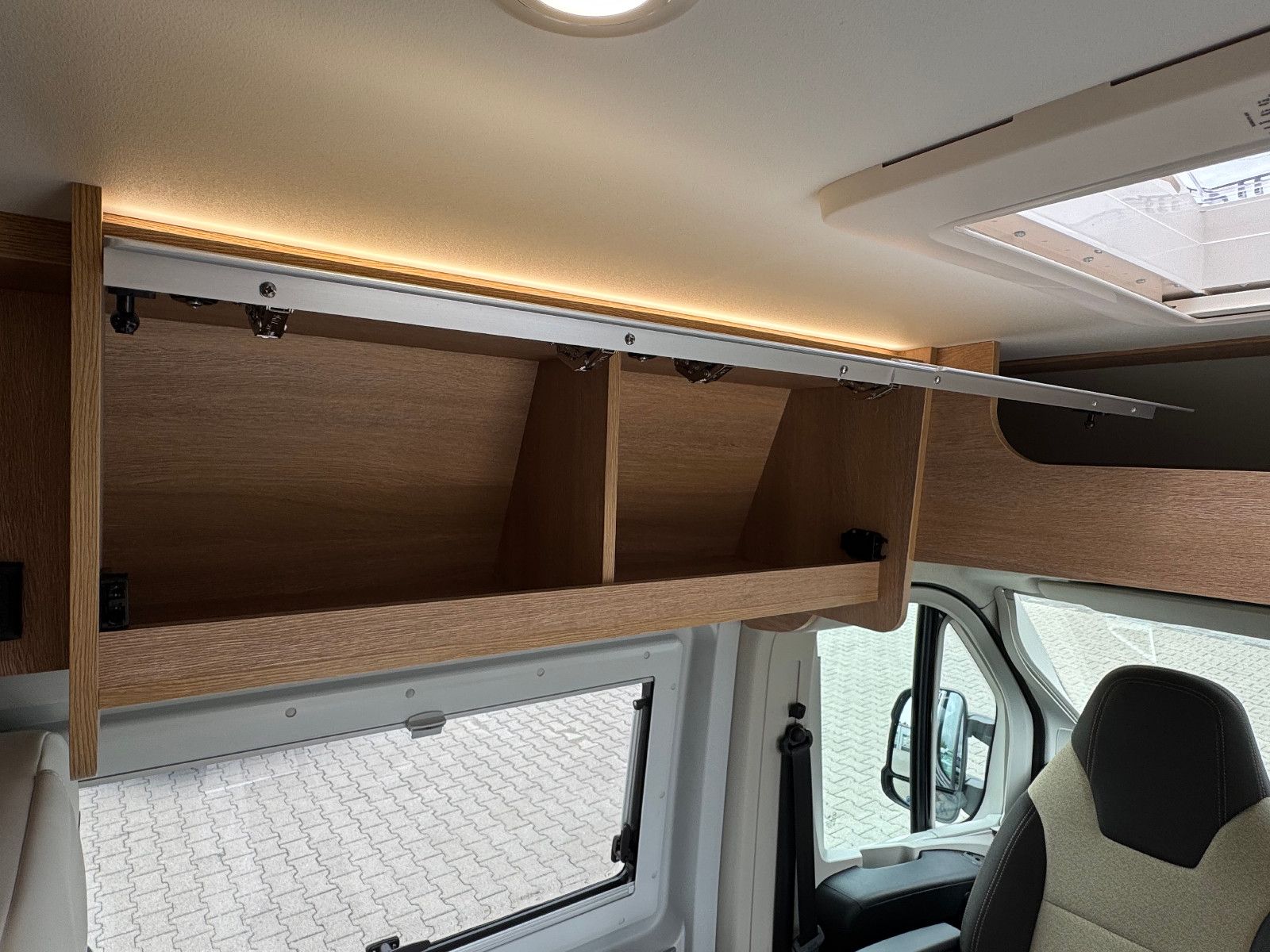 Fahrzeugabbildung GiottiLine Giottivan 60T - Peugeot (Rückfahrkamera)