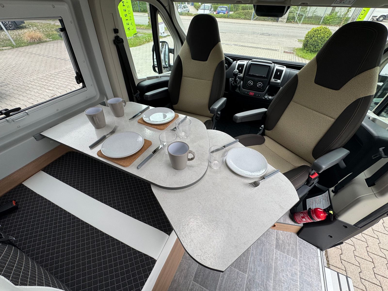 Fahrzeugabbildung GiottiLine Giottivan 60T - Peugeot (Rückfahrkamera)