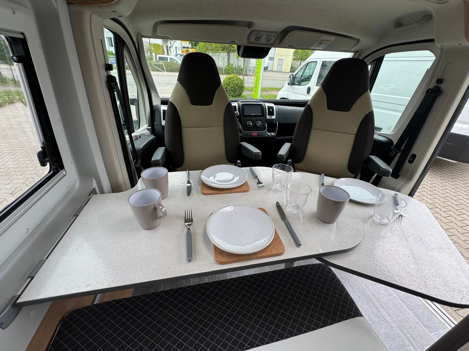 Fahrzeugabbildung GiottiLine Giottivan 60T - Peugeot (Rückfahrkamera)