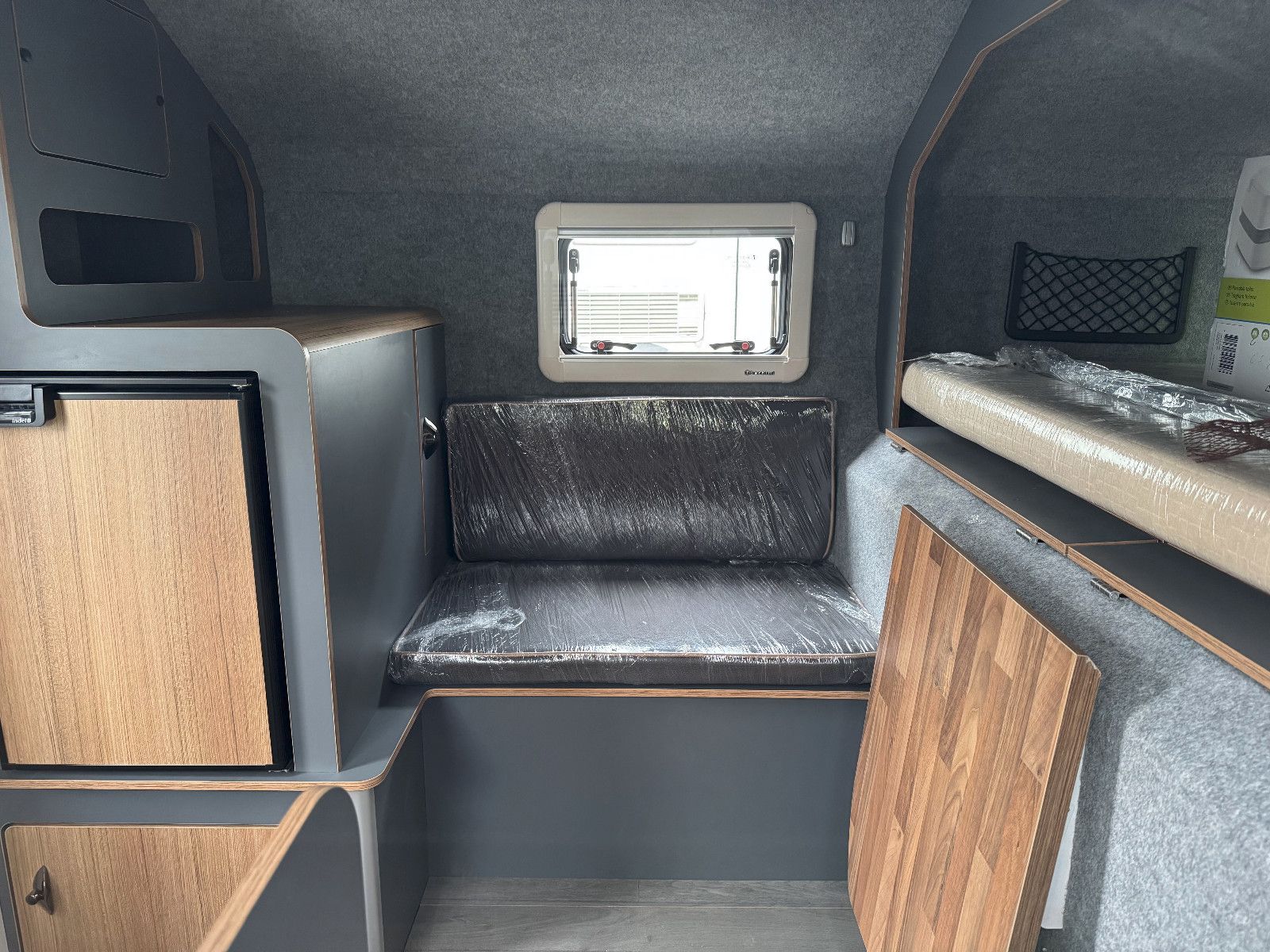 Fahrzeugabbildung Andere Hotomobil Gladiator Premium (mit Kühlschrank)