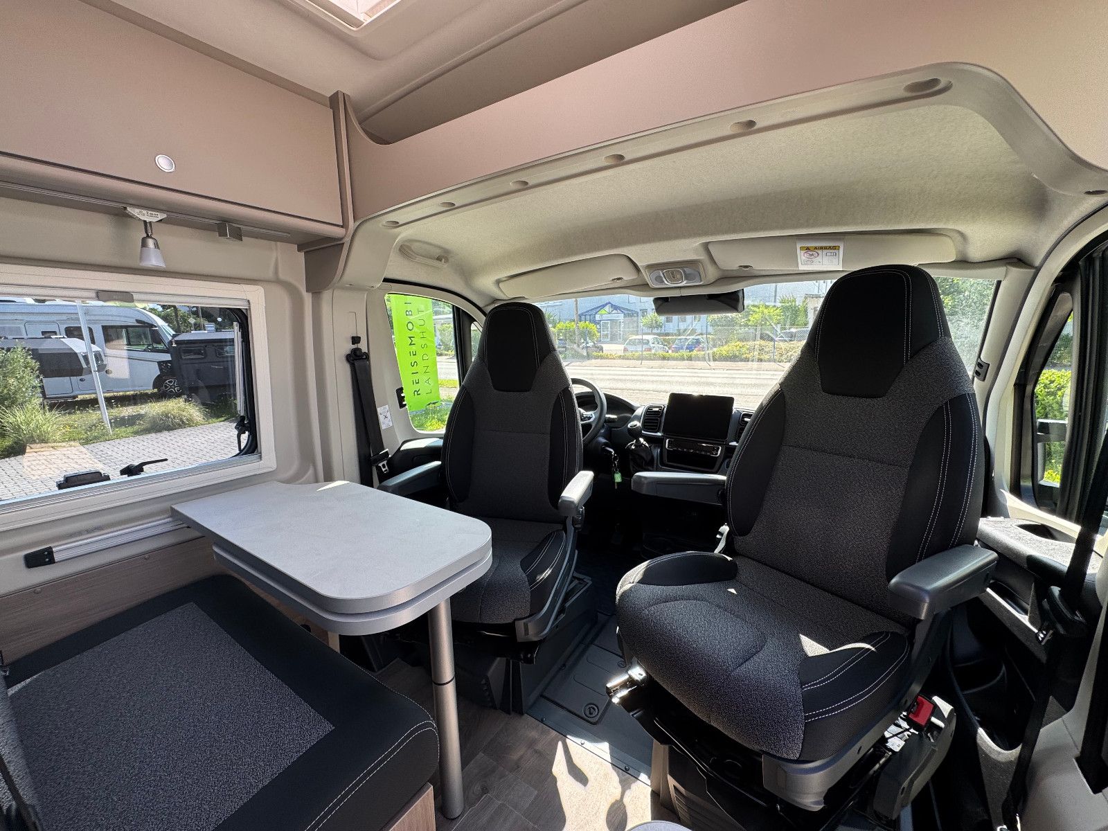 Fahrzeugabbildung Carado CV602 Pro [Navigation, Markise, uvm.]