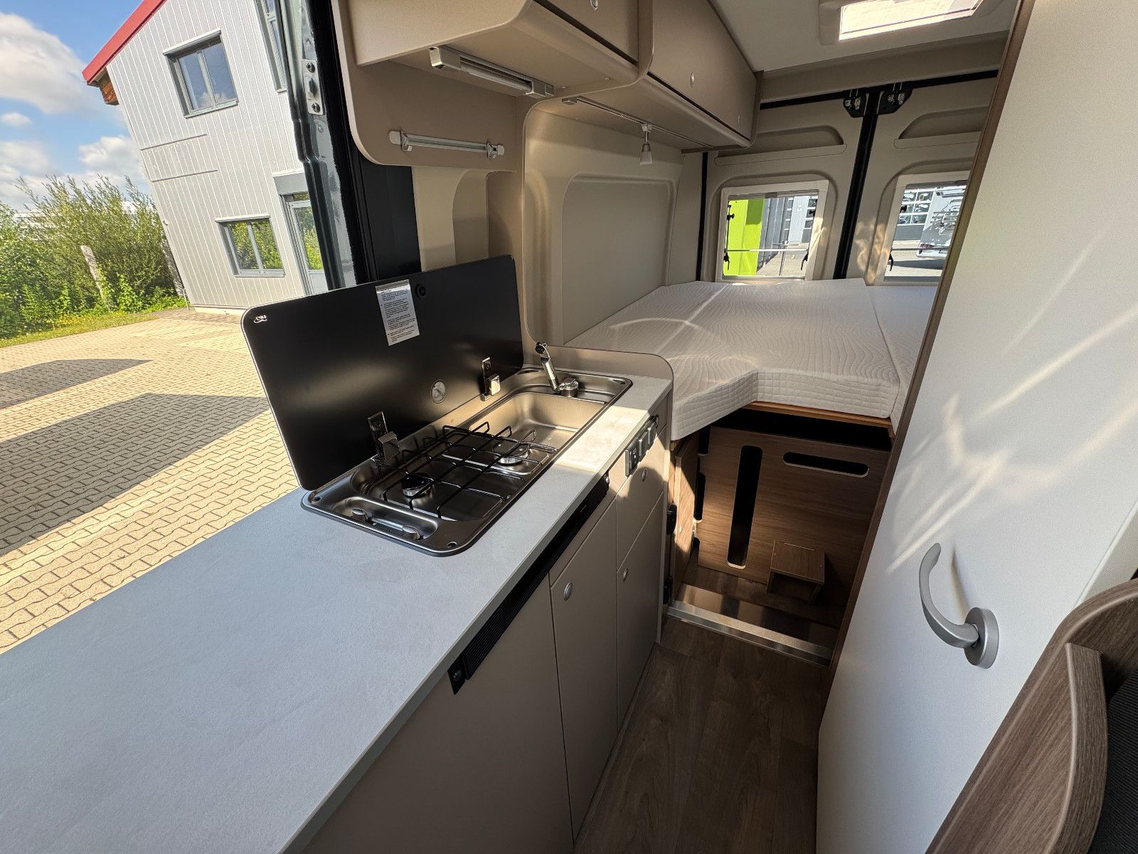 Fahrzeugabbildung Carado CV602 Pro [Navigation, Markise, uvm.]