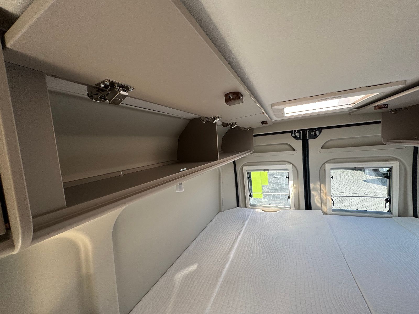 Fahrzeugabbildung Carado CV602 Pro [Navigation, Markise, uvm.]