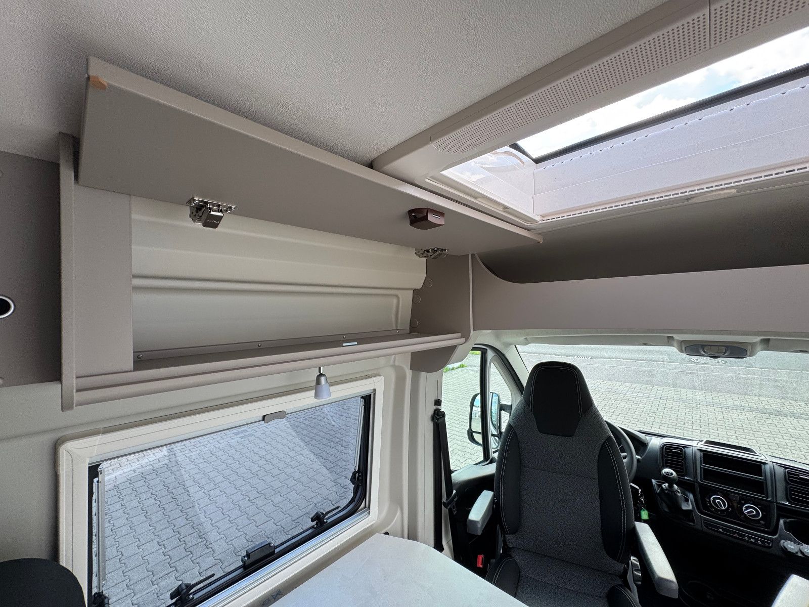 Fahrzeugabbildung Carado CV600