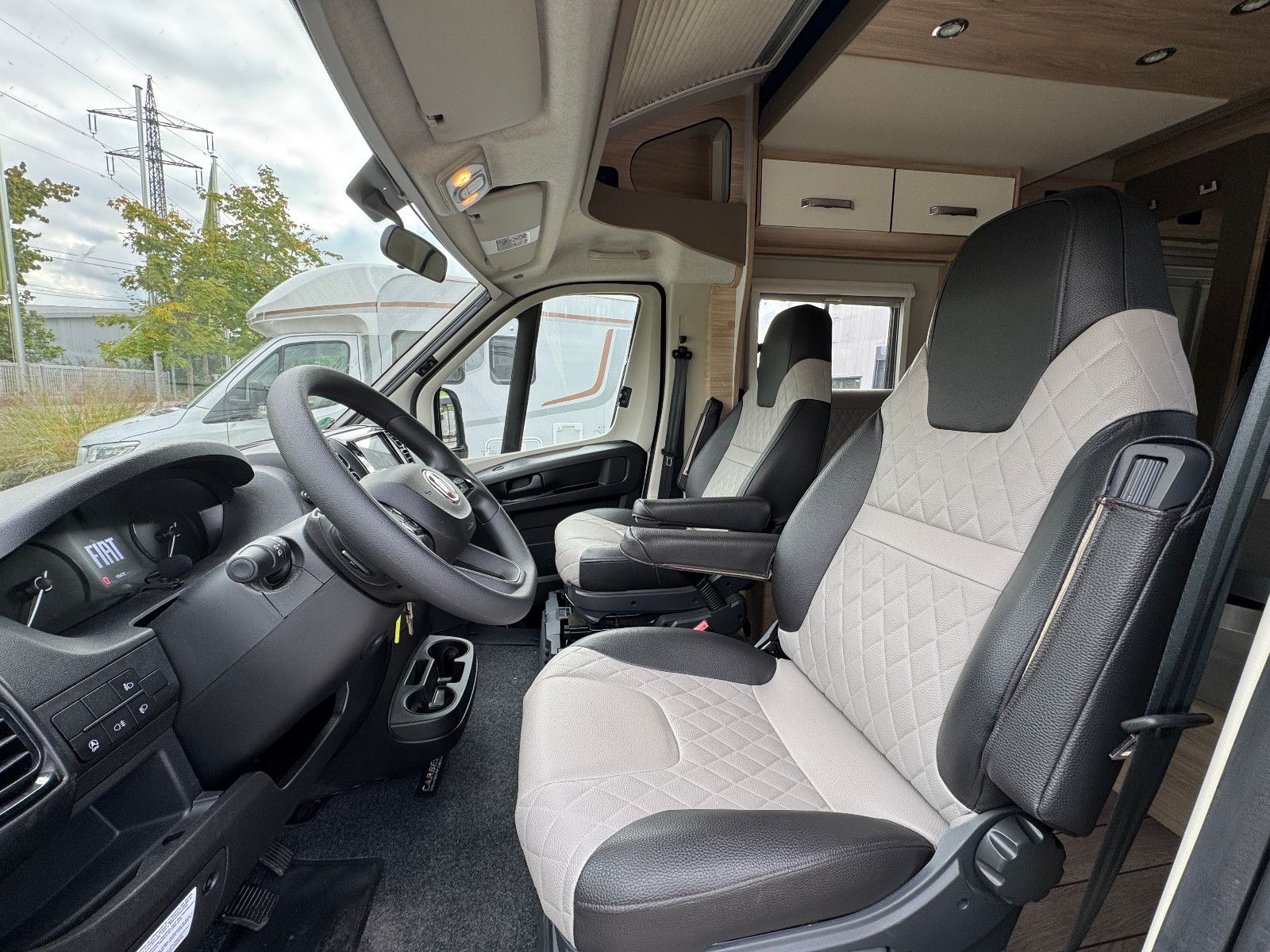 Fahrzeugabbildung Weinsberg CaraSuite 650 MF