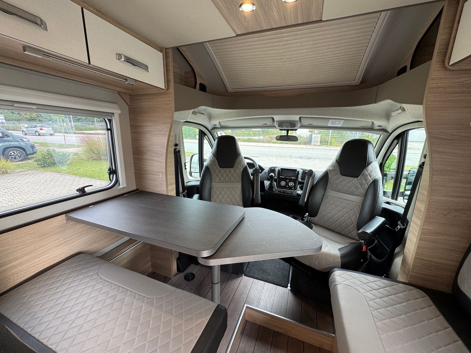 Fahrzeugabbildung Weinsberg CaraSuite 650 MF
