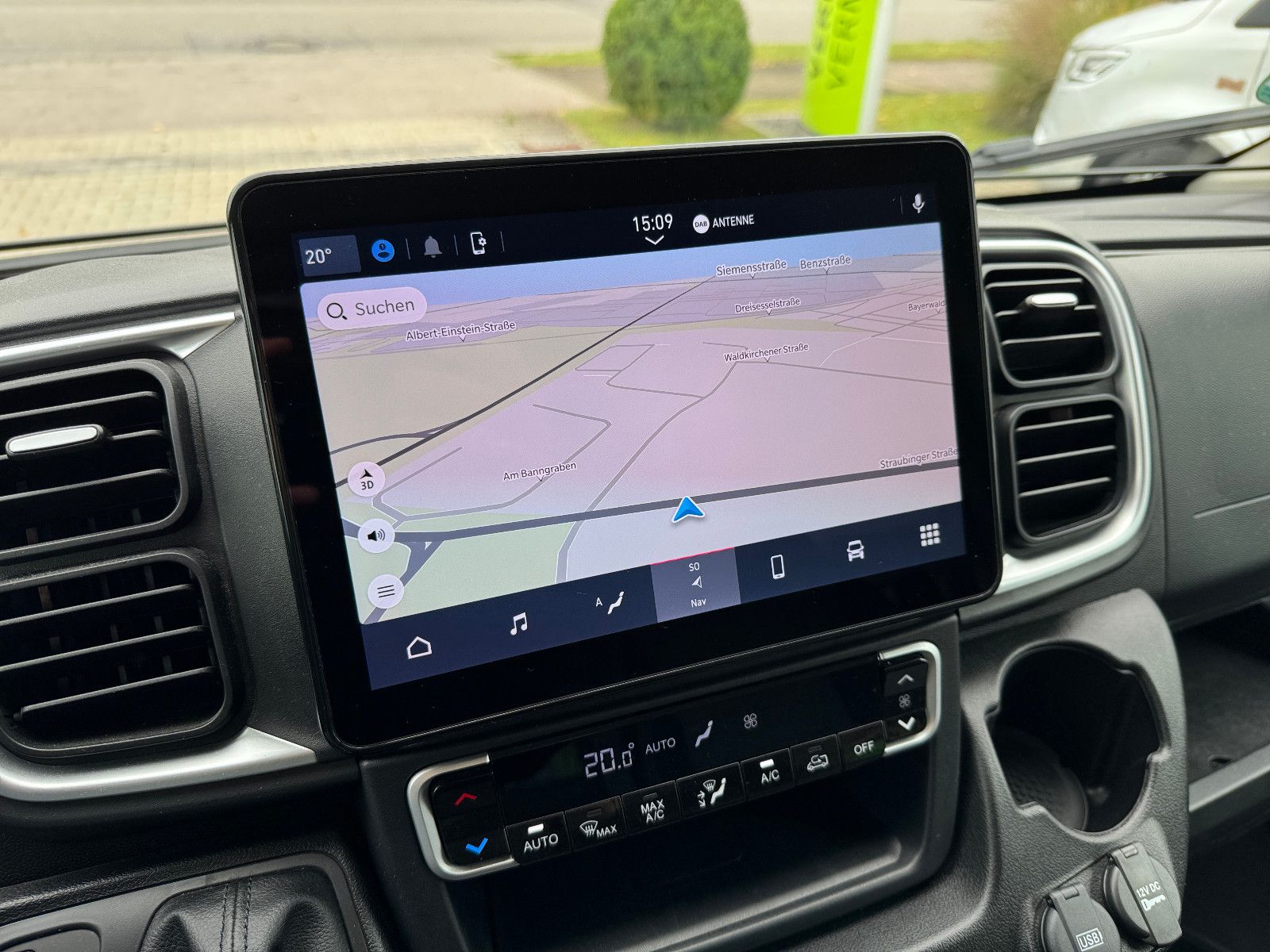 Fahrzeugabbildung Carado CV600 Pro (Aufstelldach, Navi, AHK, Kamera)