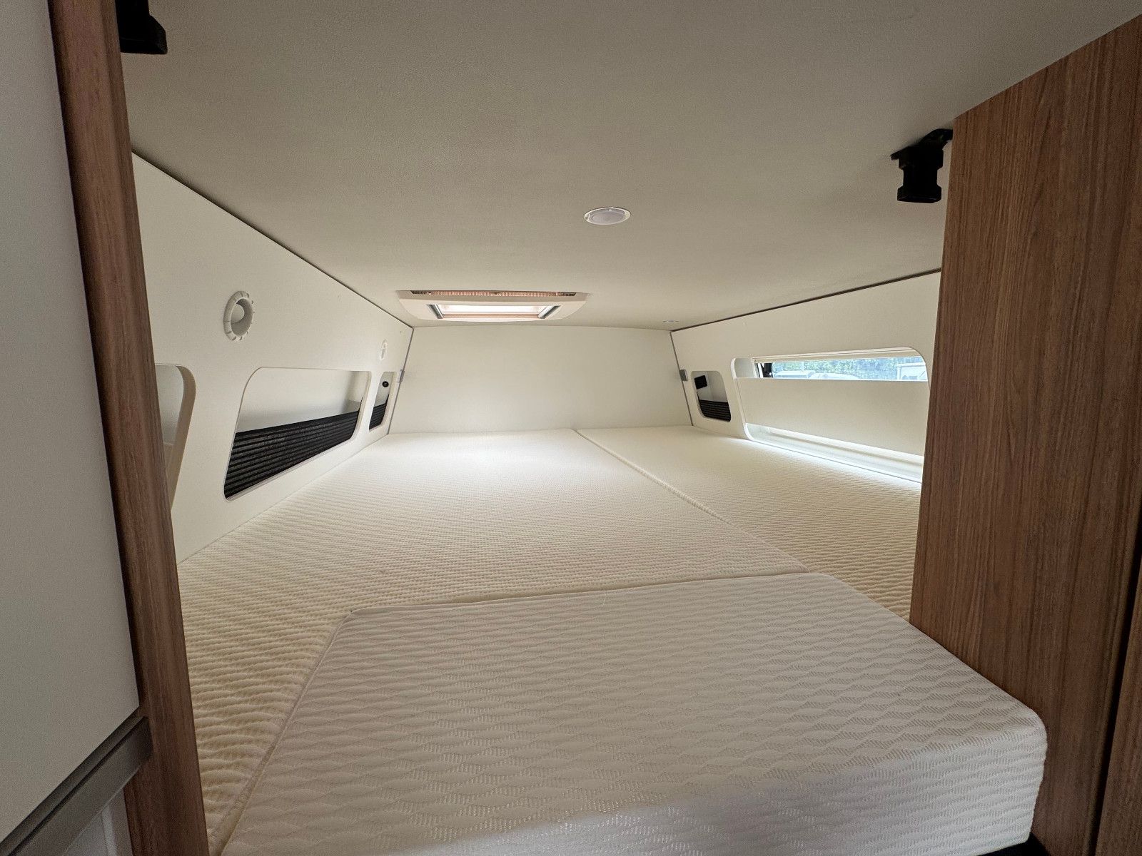 Fahrzeugabbildung Weinsberg CaraBus 630 MEG [OUTLAW] (Motorradgarage)