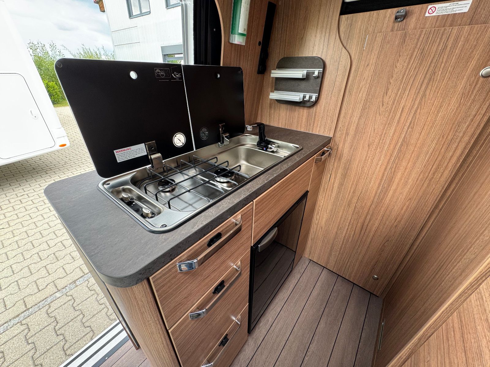 Fahrzeugabbildung Weinsberg CaraBus 630 MEG [OUTLAW] (Motorradgarage)