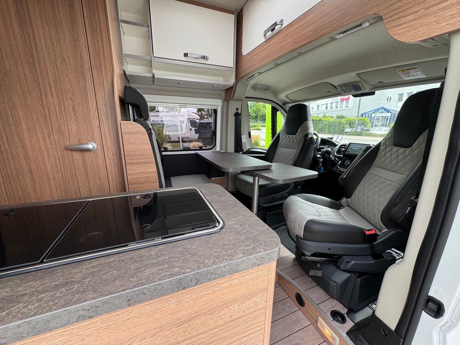 Fahrzeugabbildung Weinsberg CaraBus 630 MEG [OUTLAW] (Motorradgarage)