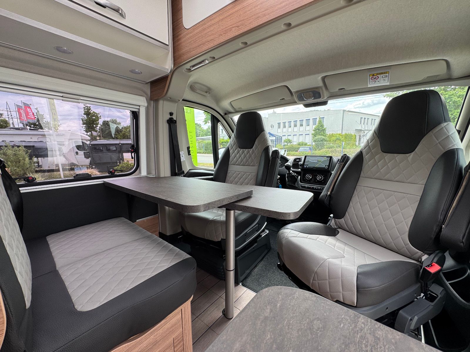 Fahrzeugabbildung Weinsberg CaraBus 630 MEG [OUTLAW] (Motorradgarage)