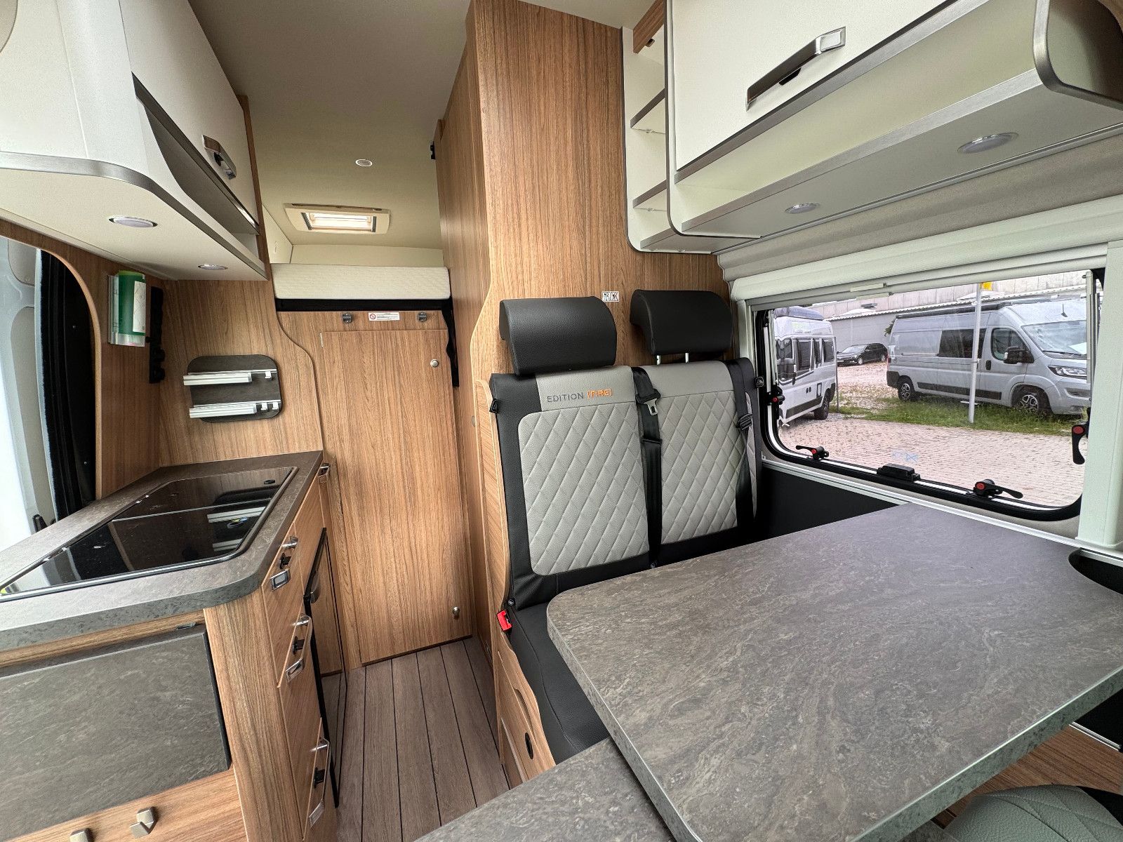 Fahrzeugabbildung Weinsberg CaraBus 630 MEG [OUTLAW] (Motorradgarage)