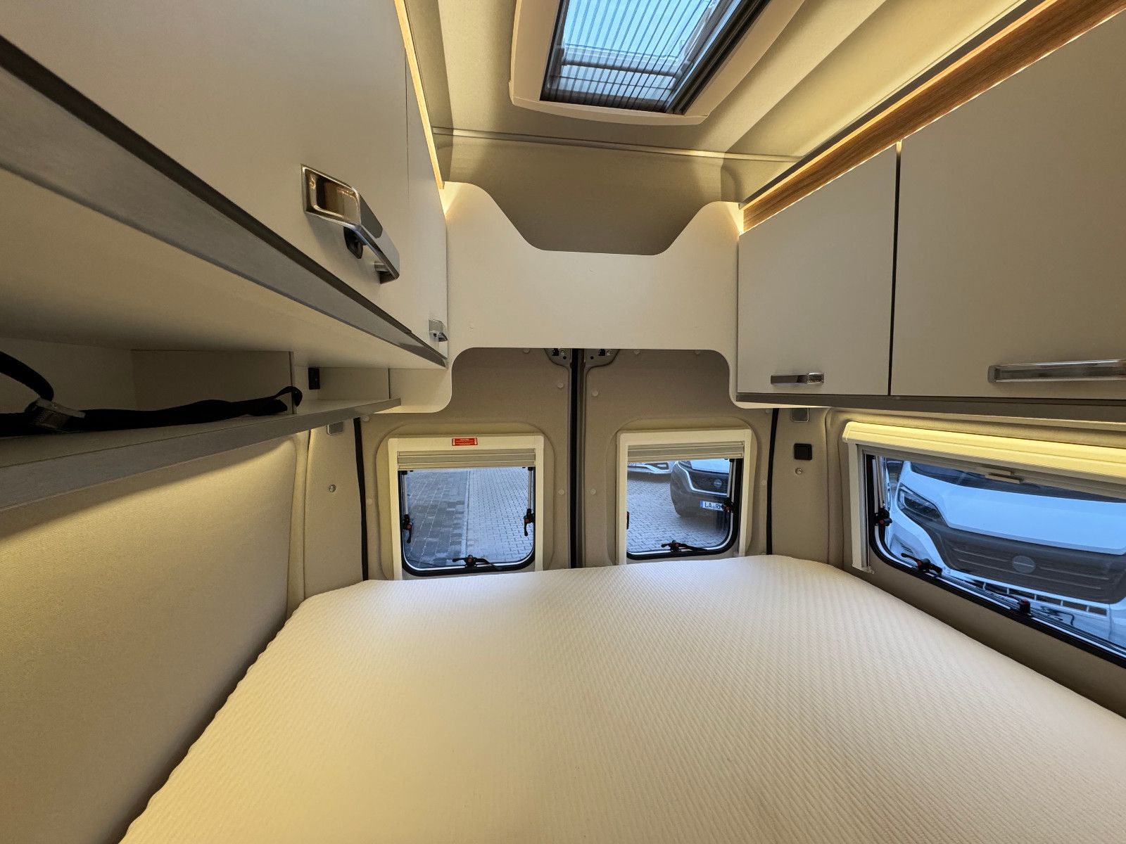 Fahrzeugabbildung Weinsberg CaraBus 600 EDITION [Fire] 600 MQH (AHK, Navi)