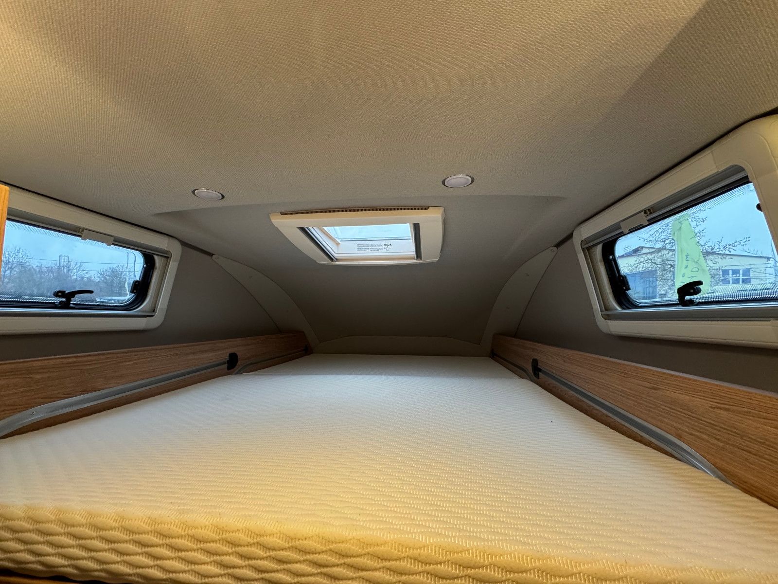 Fahrzeugabbildung Weinsberg CaraBus 600 EDITION [Fire] 600 MQH (AHK, Navi)