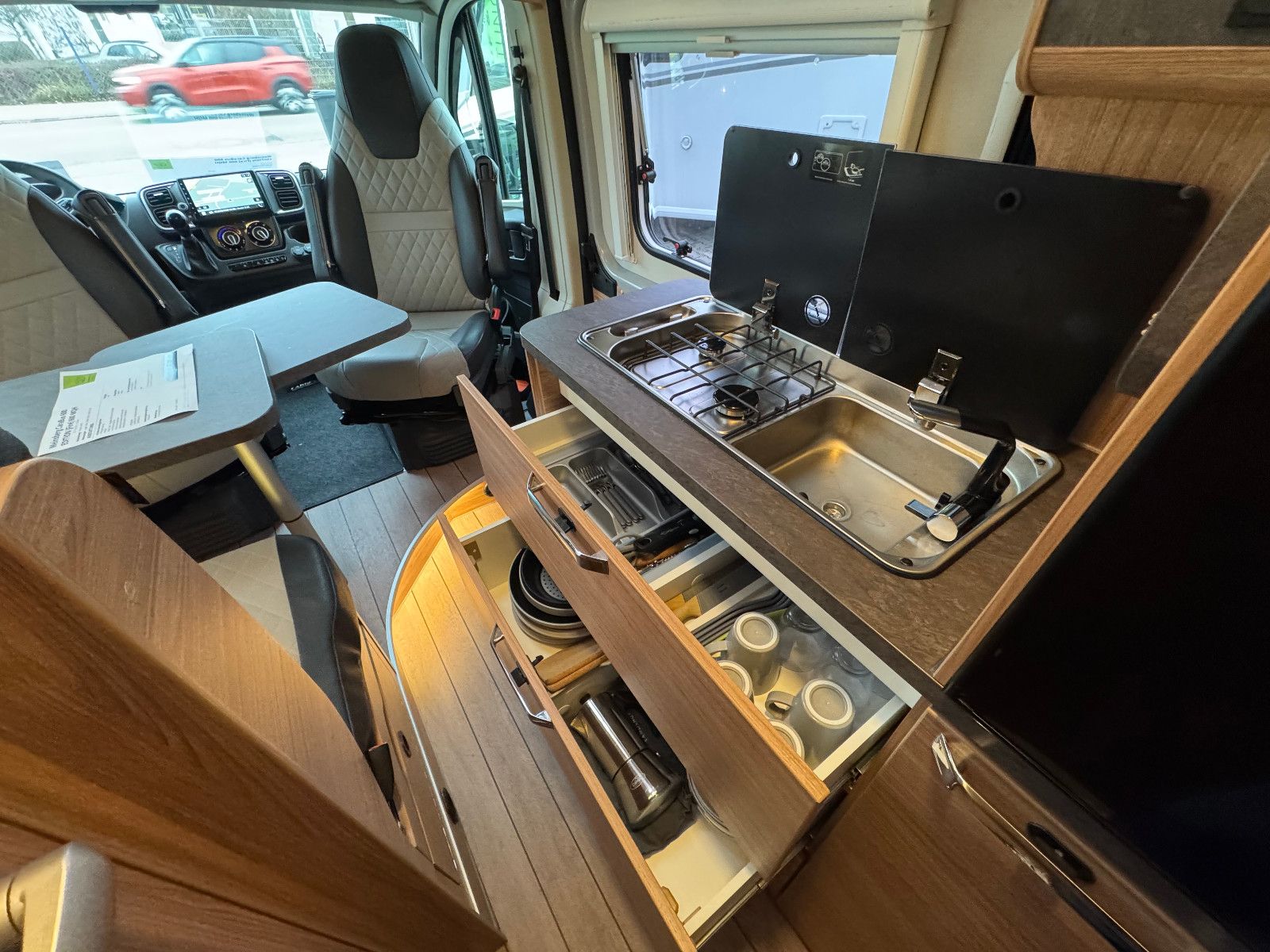 Fahrzeugabbildung Weinsberg CaraBus 600 EDITION [Fire] 600 MQH (AHK, Navi)