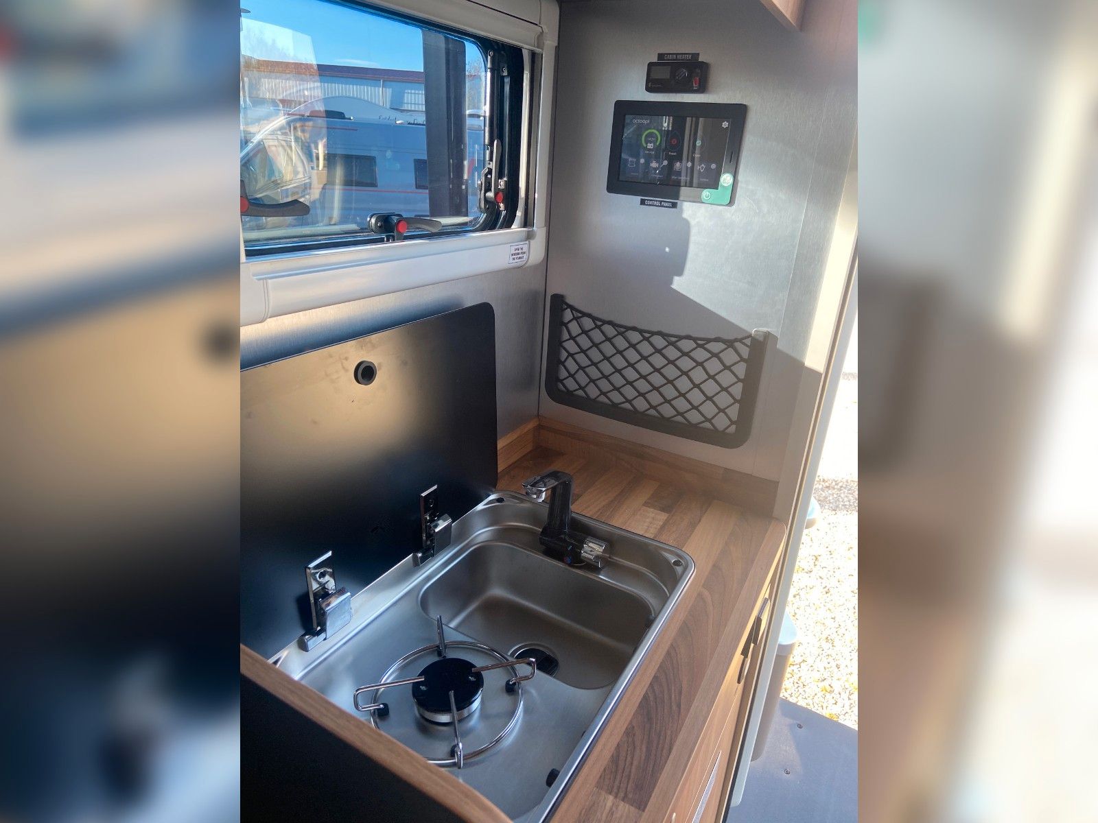 Fahrzeugabbildung Andere Hotomobil Gladiator EU S Premium Dachzelt+Dusche